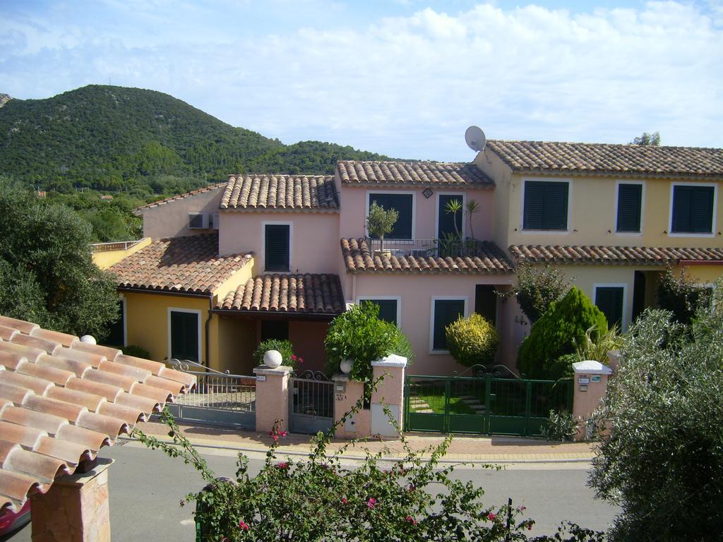 Casa Di Rosa Apartamento Chia Exterior foto